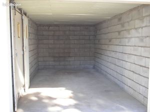 Garage fermé. St Brévin Les Pins centre ville