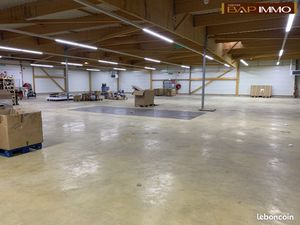 Local 1200 m² Lisieux