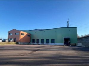 Local industriel 5 236 m²