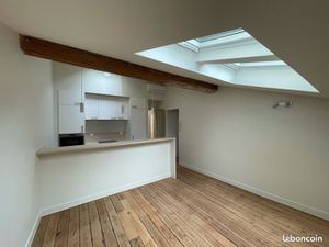 Particulier loue T2 de 36 m² très bon état  situé rue de la Course proche place Paul Doume