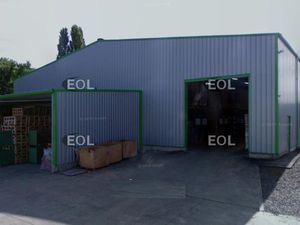 Local industriel 1 800 m²