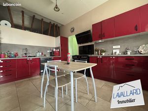 Maison 7 pièces 233 m²