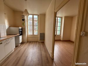 Immeuble de 133m² avec appartements et local commercial