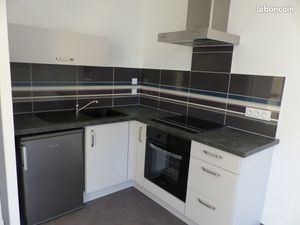 T2 Fougères centre   Particulier   libre de suite