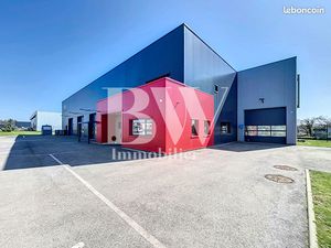 Local commercial 717 m² MILIZAC