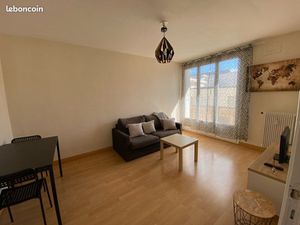 T2 meublé - gare - parking - cave - balcon