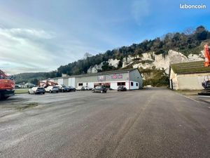 Local d'activité 2 562 m²