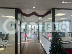 Bureau 240 m²