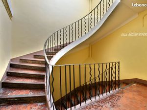 Immeuble 32 pièces 911 m²