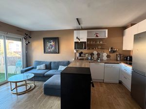 T2 traversant vue sur port