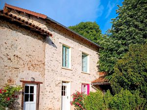 À vendre – Domaine de 11 hectares avec maison  grange et potentiel professionnel – Haute-V