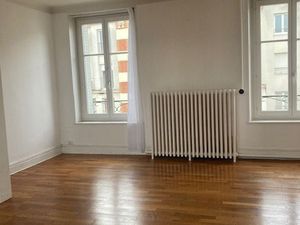 Nancy  proche gare  beau 4p ancien  parquet  traversant  lumineux  étage