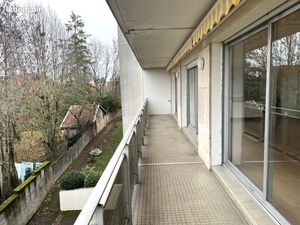 A vendre spacieux appartement 6 pièces Metz Queuleu proximité immédiate Bord de Seille