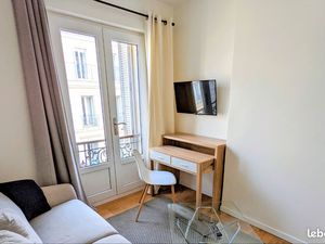 Studio Bis meublé  calme  proche terrasses du port