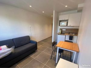 Studio refait à neuf à louer à l’année