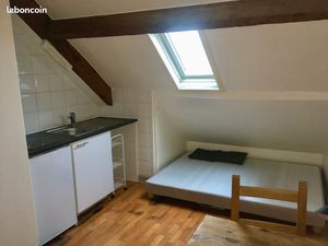 Studette boulevard du roi versailles