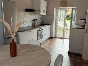 Particulier loue belle maison bourg de colomby