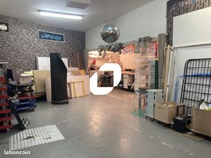 Local d'activité 157 m²