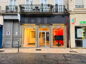 Local TB emplacement Grand Rue Anatole France 103m2 rénové à neuf tout équipé