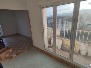 Appartement F5 81 m2 très lumineux avec jolie vue imprenable pour investisseur 5e et derni