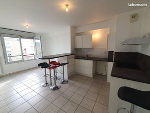 À vendre Superbe T2 Centre OULLINS dans résidence récente