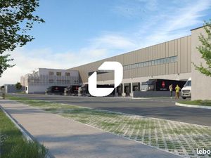 Local industriel 12 000 m²