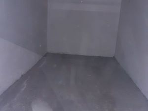 Box voiture fermé  en sous sol d'immeuble