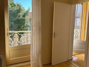 Deux pieces centre ville avec balcon