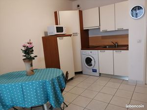 Studio meublé avec terrasse