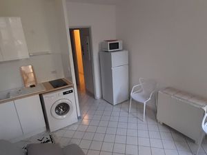 Studio meublé (avec coin nuit) - Place Sibille - proche arsenal Toulon