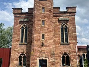 Tour d’un château F3