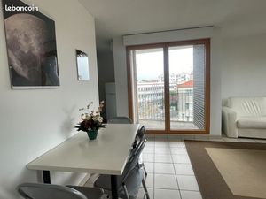 Appartement lumineux proche t1