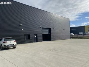 Local logistique 600 m²