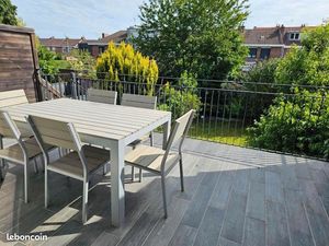 Maison bel étage 5 chambres terrasses jardin garage et stationnement