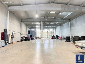 Local d'activité 870 m²