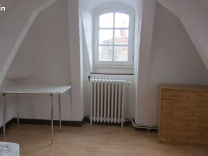 CHAMBRE proche du vieux château à LAVAL