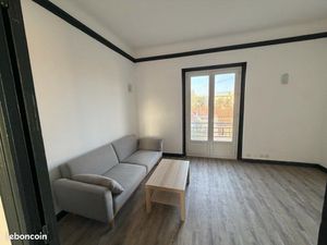 Apparemment T2 bien situé pour investisseurs ou premier achat entièrement rénové