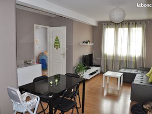 Appartement 3 pieces 69 m2 avec garage 600