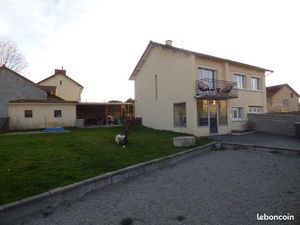 Maison individuelle bourg de Domerat