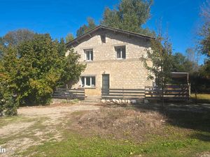 Maison en pierre terrain 11000m² hors agence