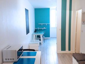 Studio meublé 27 m2 Nantes quartier Jardin des plantes Clemenceau proches commerces et com