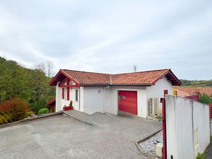 Maison familiale récente avec jardin – DPE A - Hasparren  proche centre