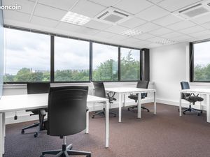 Bureau privé à louer pour 5 personnes à Lille Europe