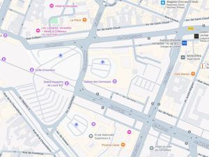 Local commercial Versailles