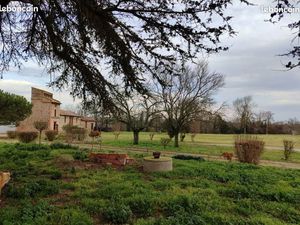 VEND Ferme à Lavaur  proche de toutes commodités