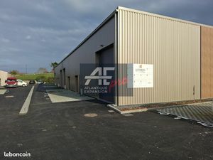 Local d'activité 369 m²