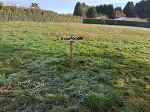 Terrain constructible de 1729 m²
