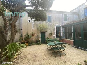 Maison 8 pièces 250 m²