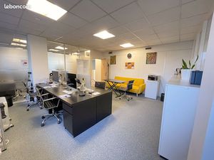 Bureau privatif équipé  jusqu'à 6 postes de travail (sans engagement de durée)