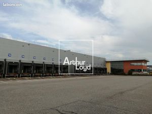 Local industriel 6 331 m²